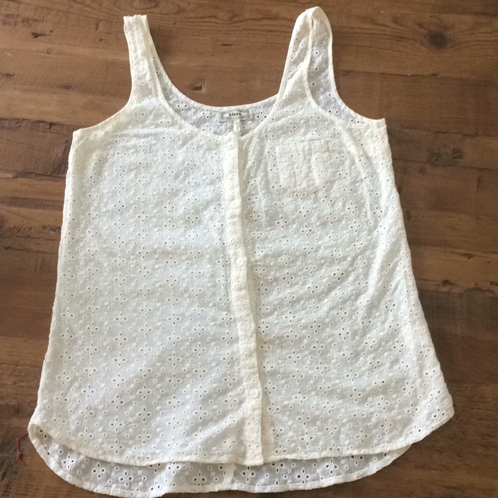 Kirra eyelet tank top size XS